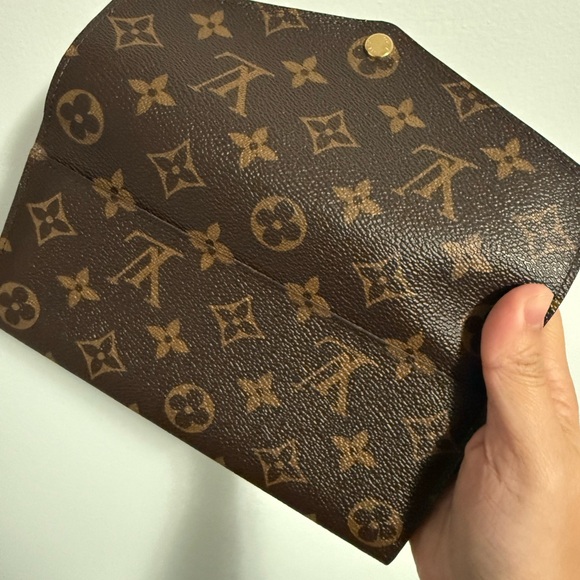 Louis vuitton sarah wallet (Sold) - Picture 3 of 9